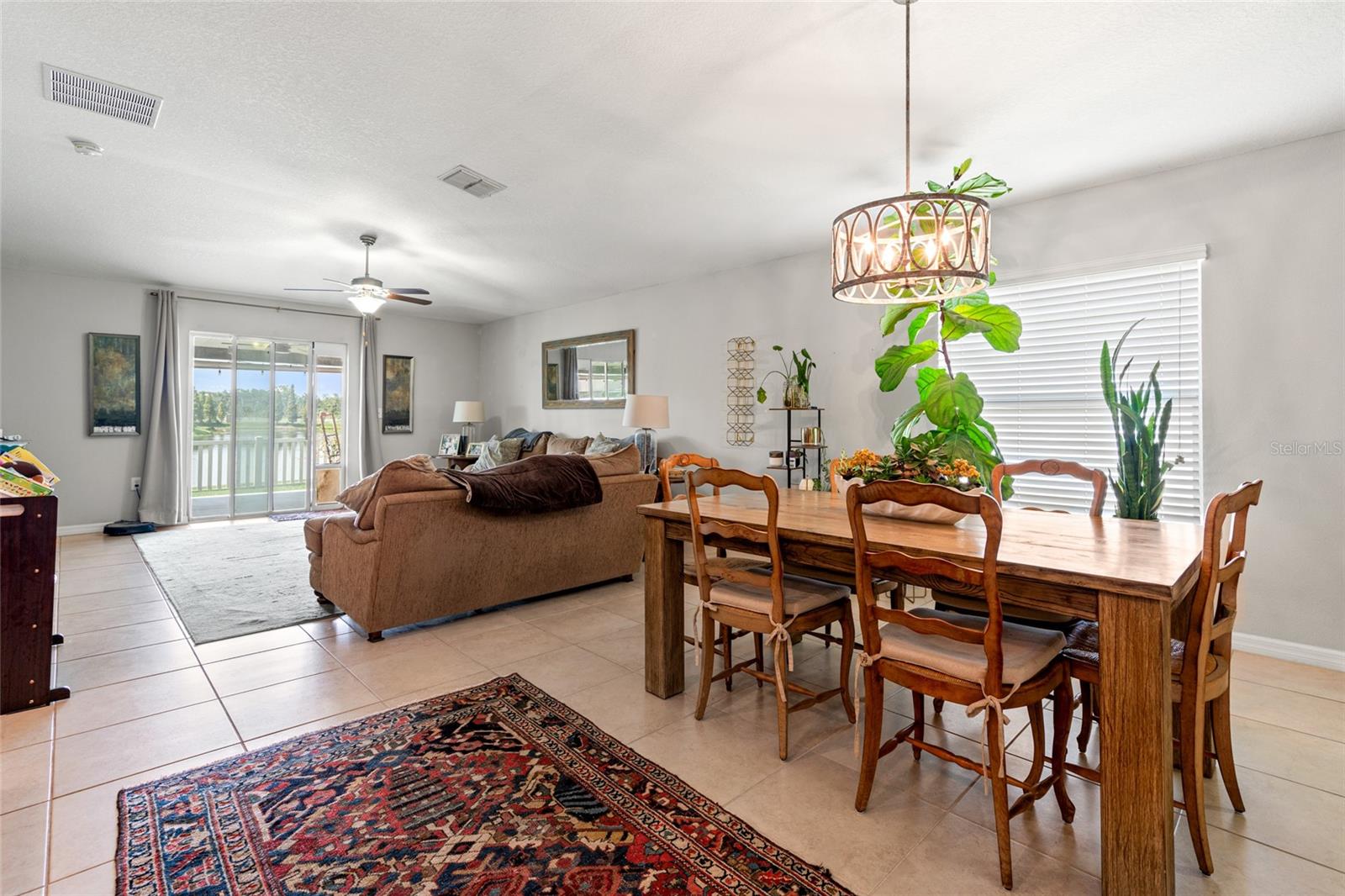 Listing photo id 10 for 10512 Fuzzy Cattail Street