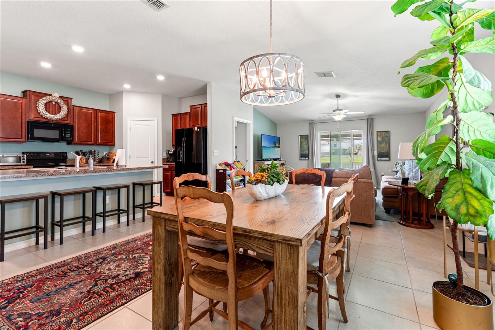 Listing photo id 11 for 10512 Fuzzy Cattail Street