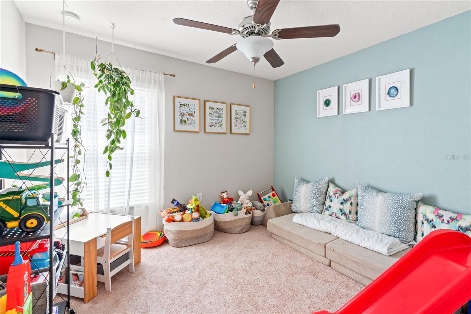 Listing photo id 18 for 10512 Fuzzy Cattail Street