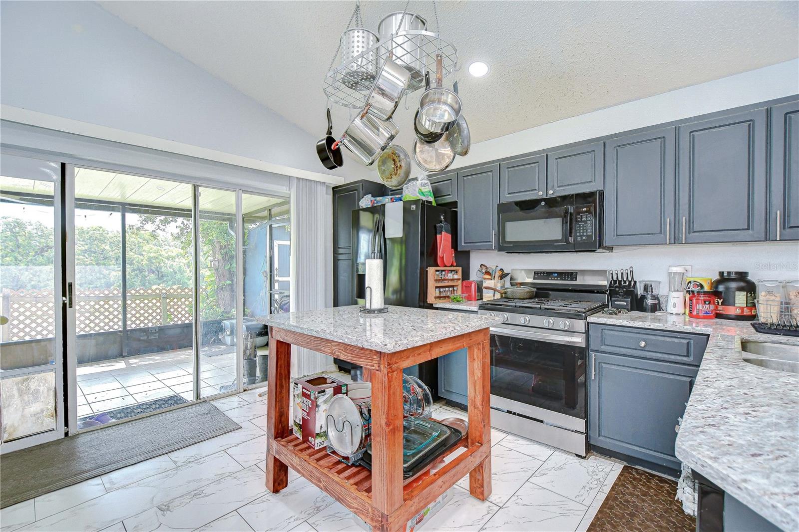 Image 10 of 26 For 6628 Summer Haven Drive