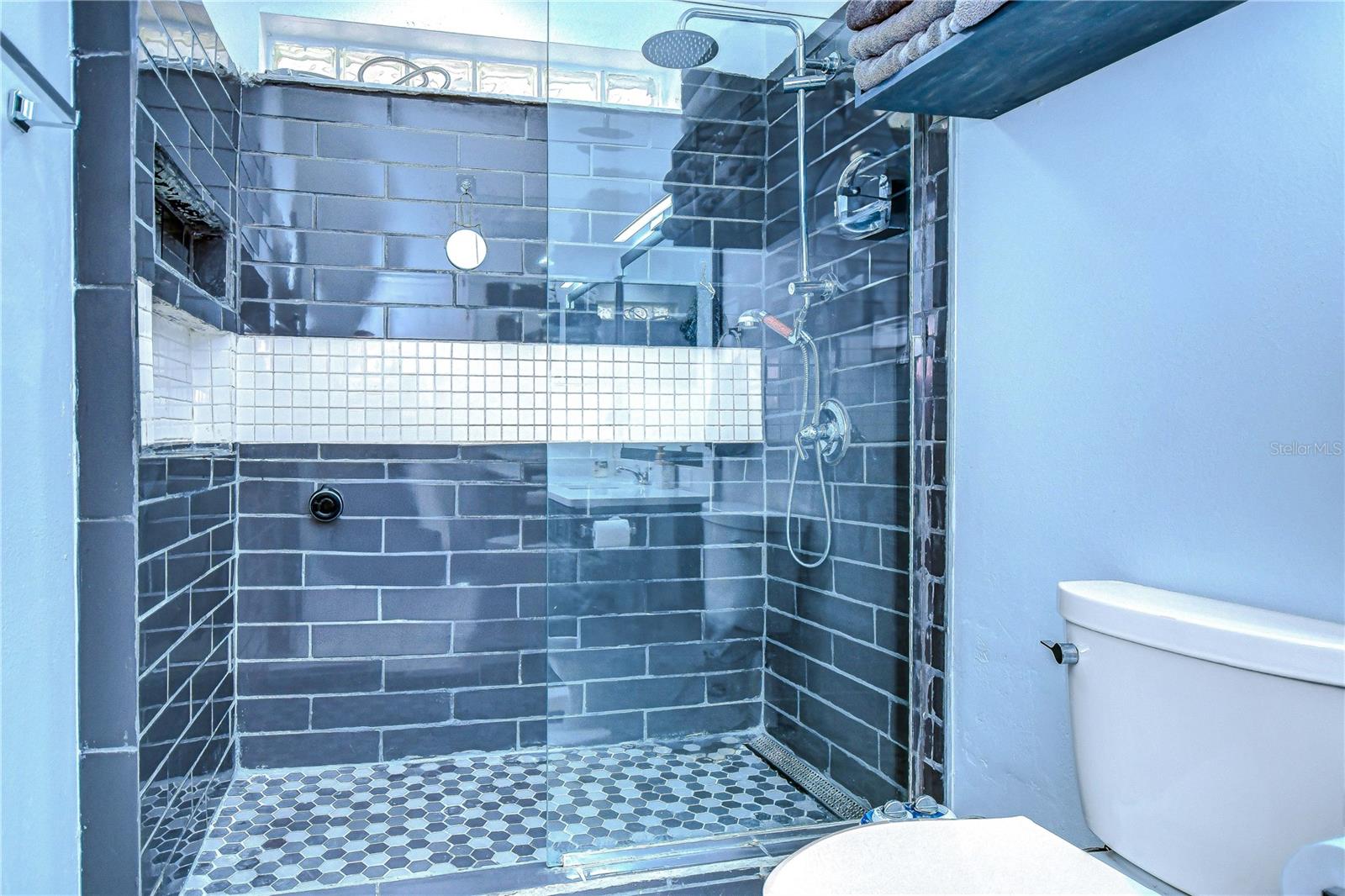 Image 15 of 26 For 6628 Summer Haven Drive