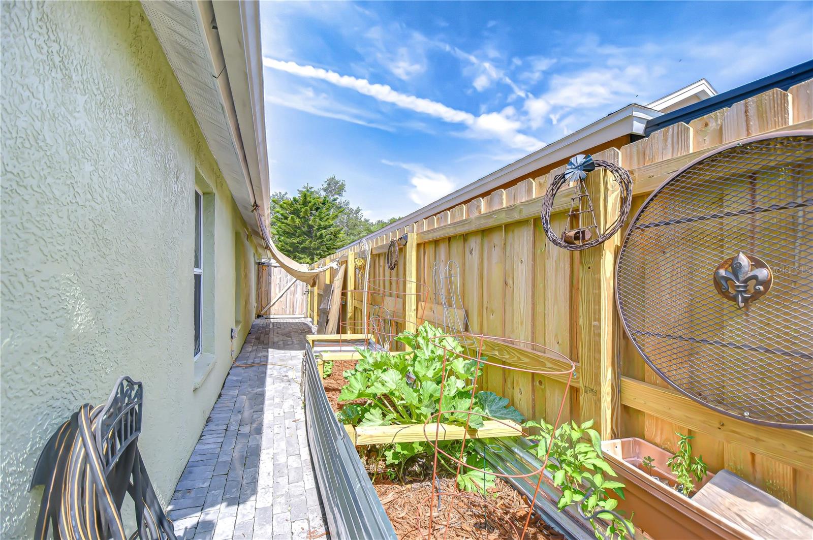 Image 4 of 26 For 6628 Summer Haven Drive