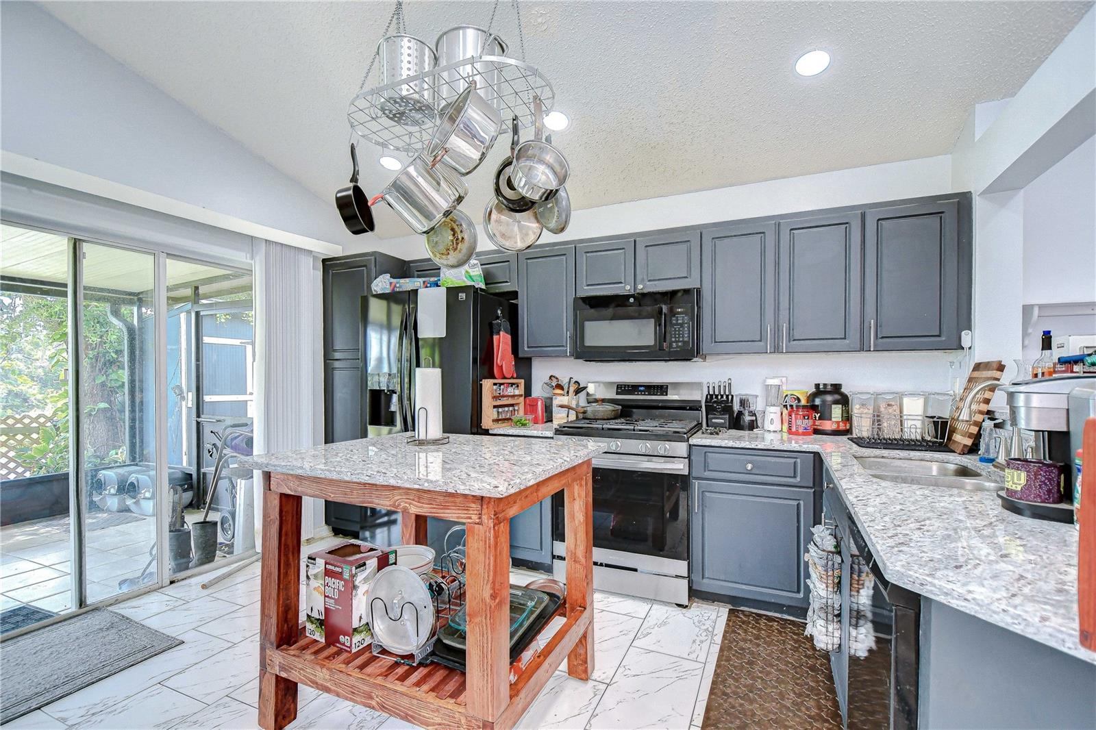 Image 9 of 26 For 6628 Summer Haven Drive