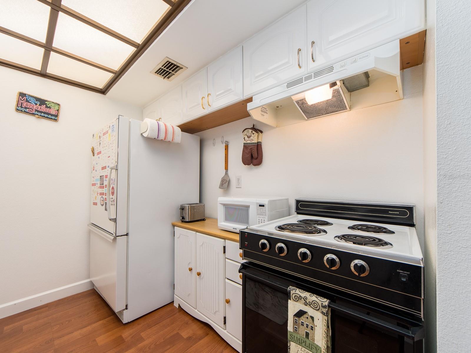 Image 10 of 31 For 2597 Countryside Boulevard 210