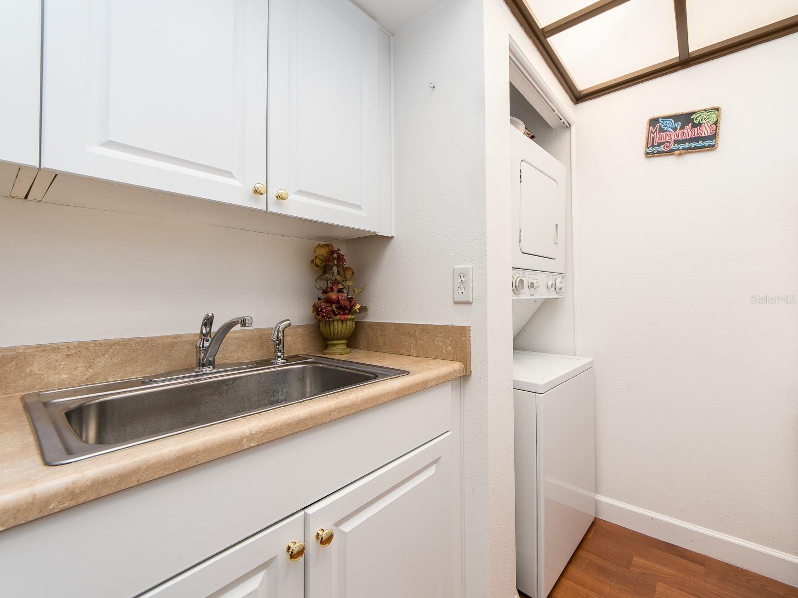 Image 11 of 31 For 2597 Countryside Boulevard 210