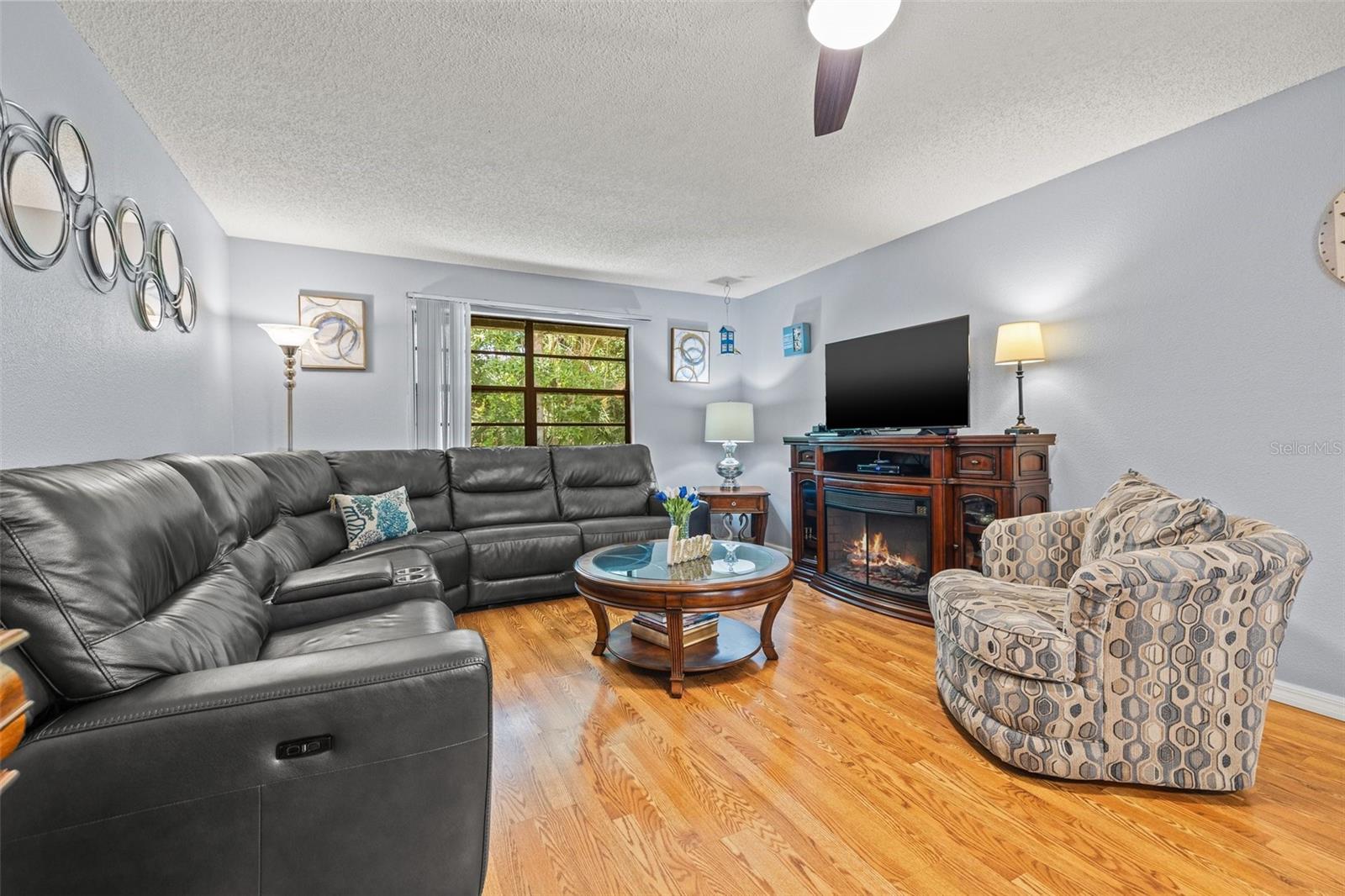 Image 14 of 30 For 2919 Fig Court