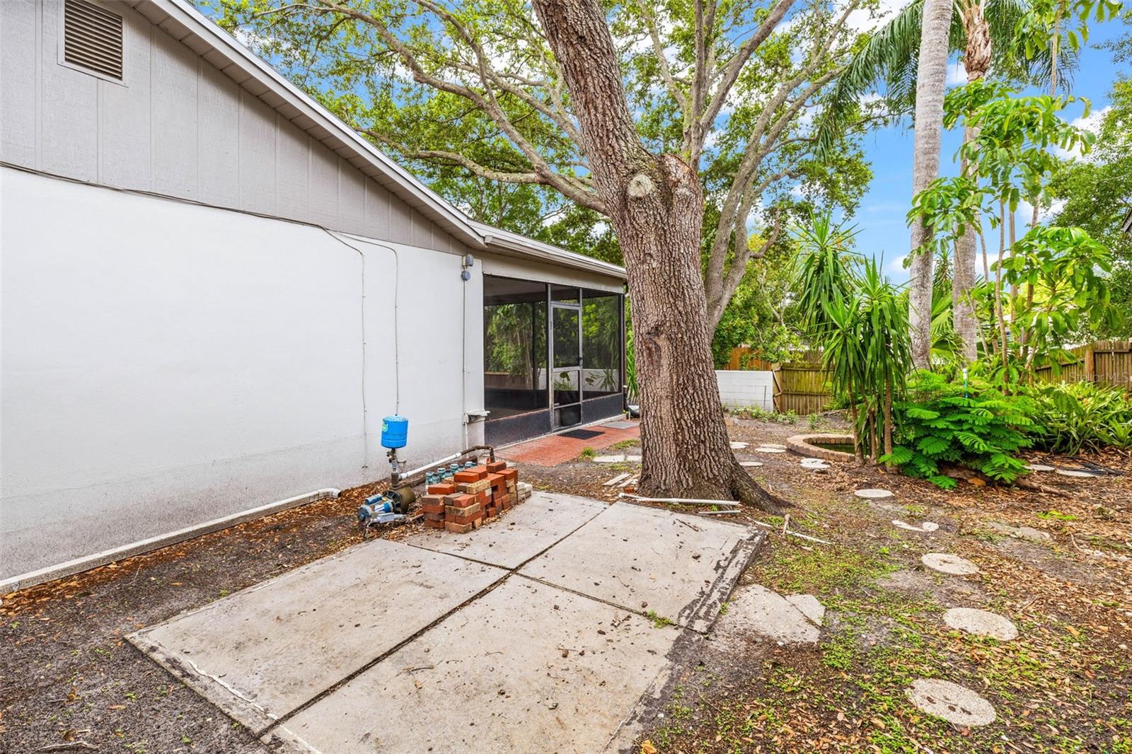 Image 22 of 33 For 2986 Cypress Green Drive