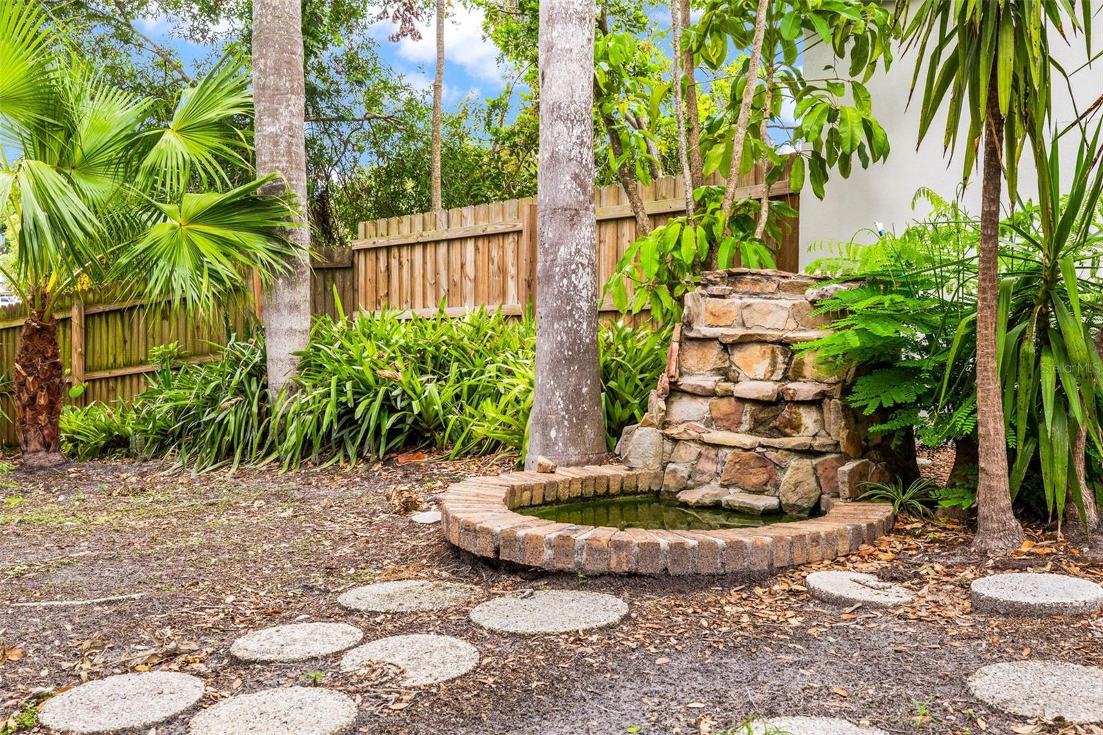 Image 24 of 33 For 2986 Cypress Green Drive