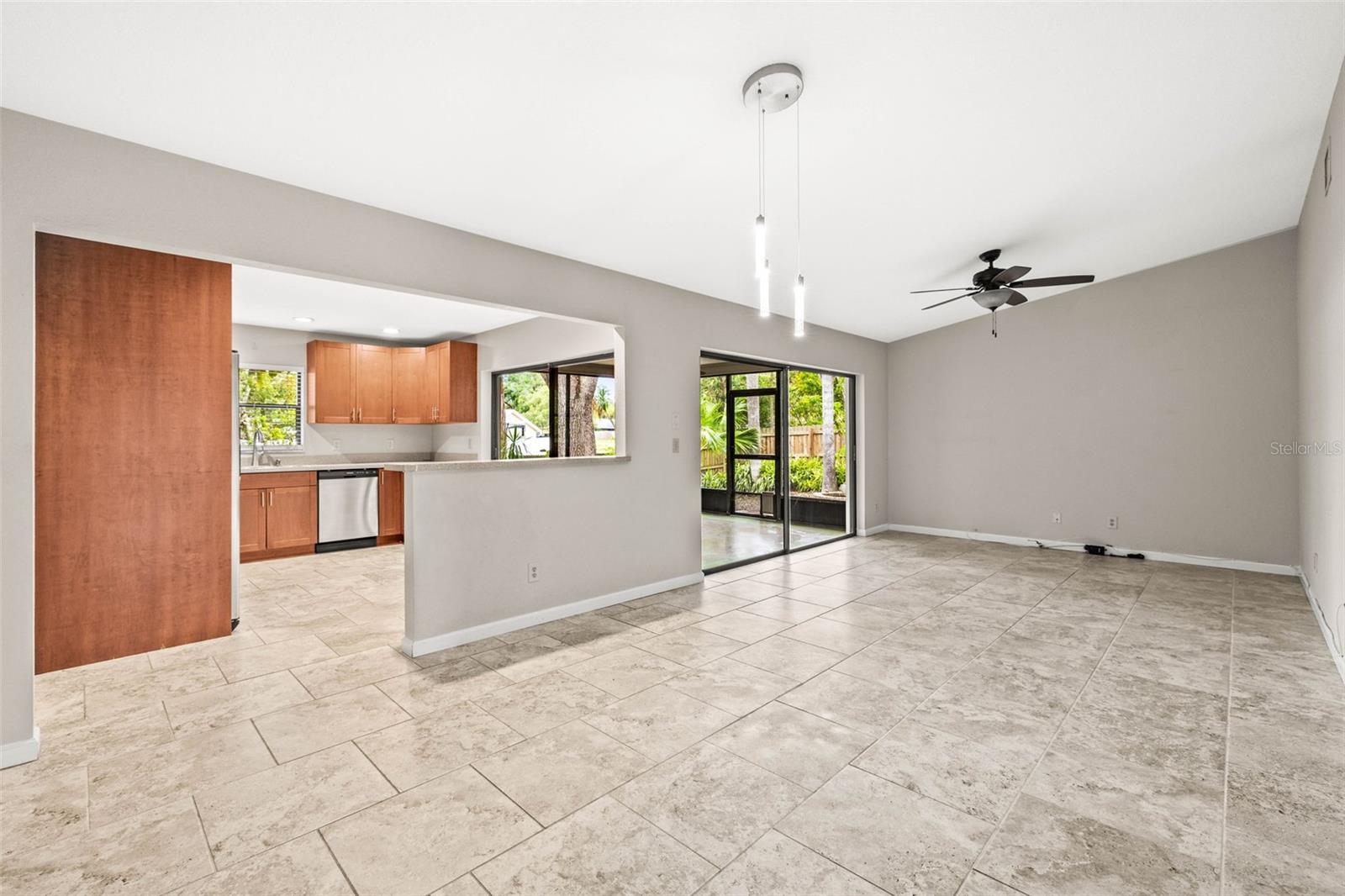 Image 4 of 33 For 2986 Cypress Green Drive