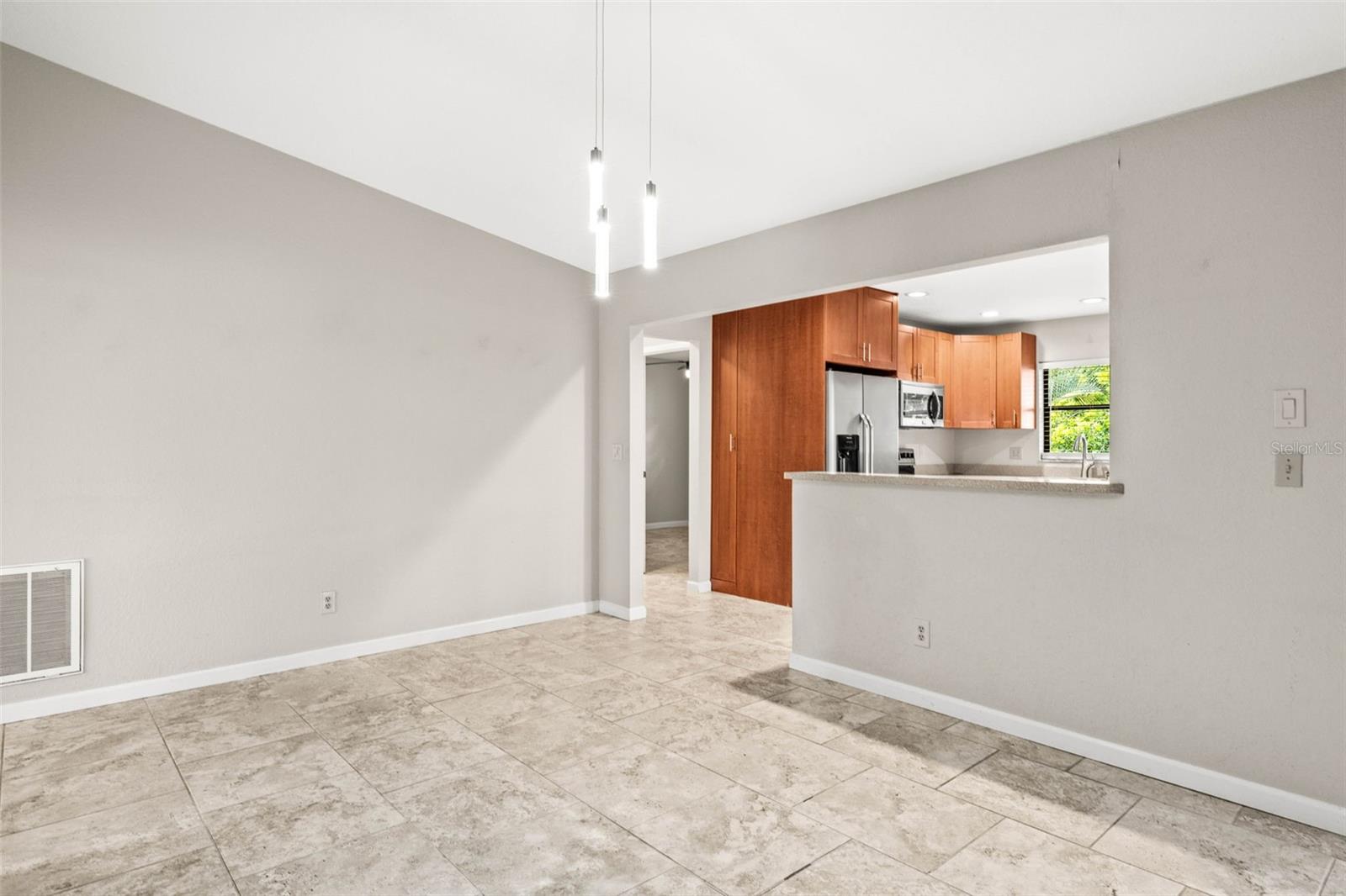 Image 5 of 33 For 2986 Cypress Green Drive