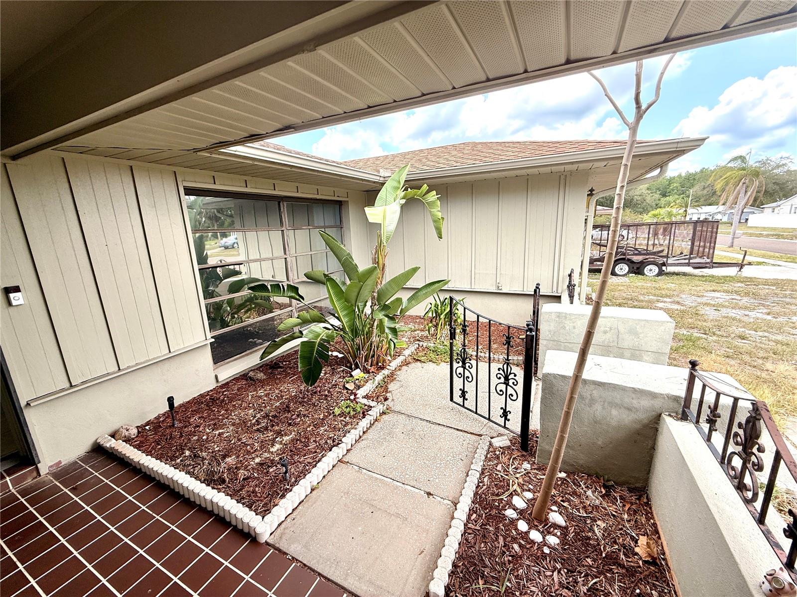 Image 4 of 46 For 613 Sandy Hollow Rd