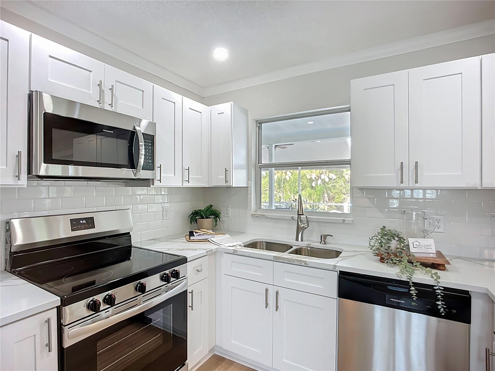 Image 10 of 37 For 9929 Bay Drive