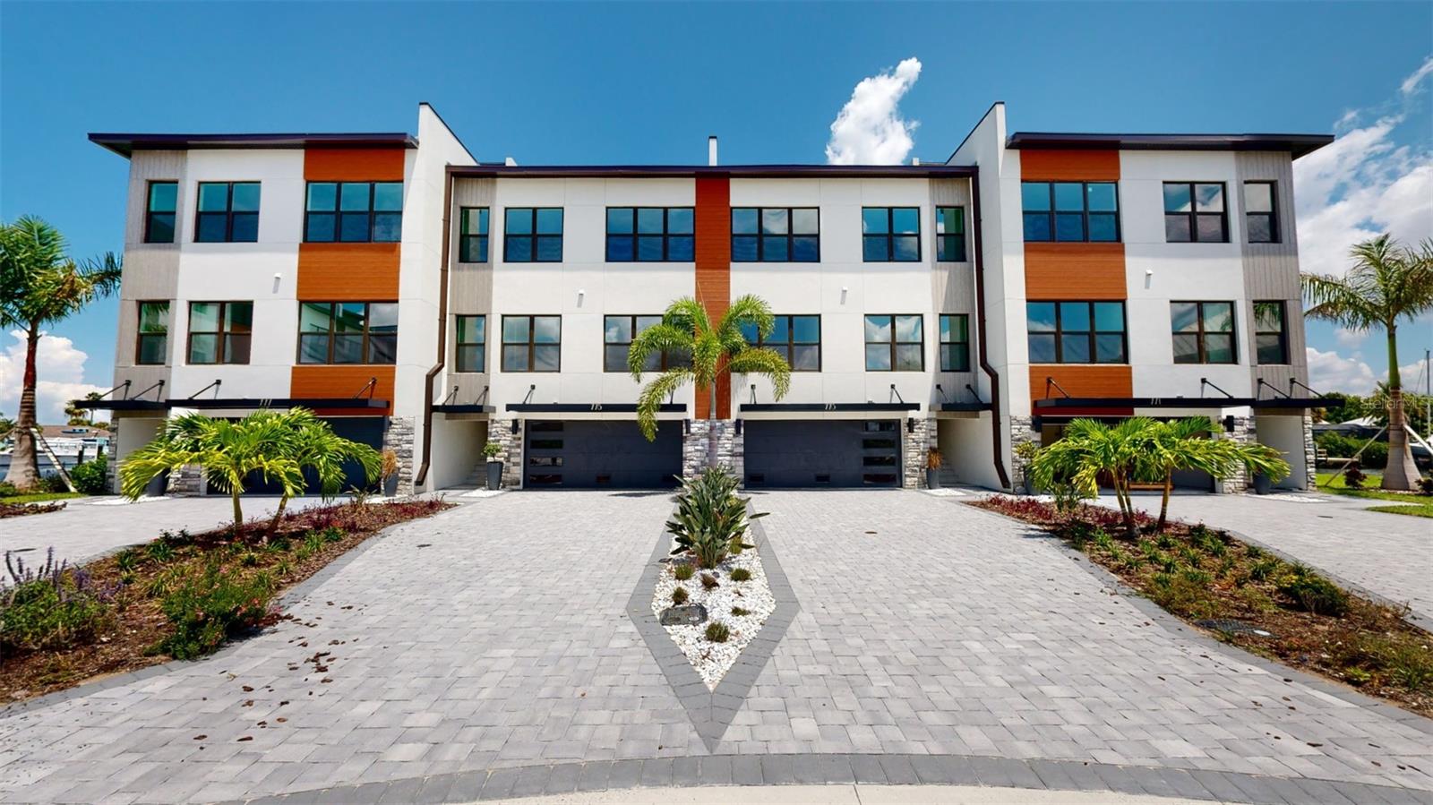 Image 3 of 19 For 773 Gran Kaymen Way