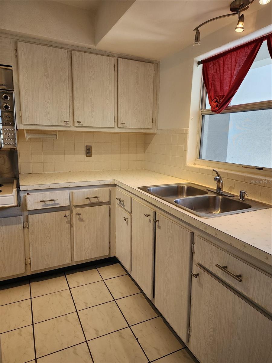 Image 12 of 16 For 5155 9th Avenue N 206 B