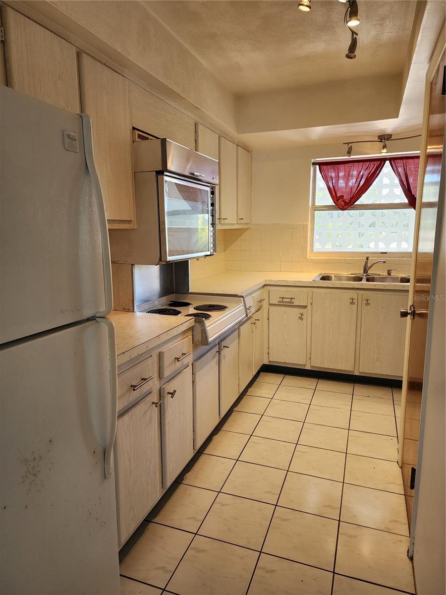 Image 14 of 16 For 5155 9th Avenue N 206 B