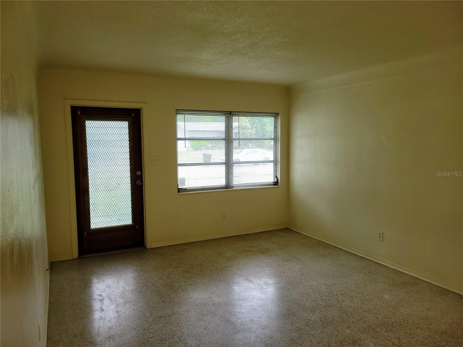 Image 4 of 21 For 755 42nd Avenue N