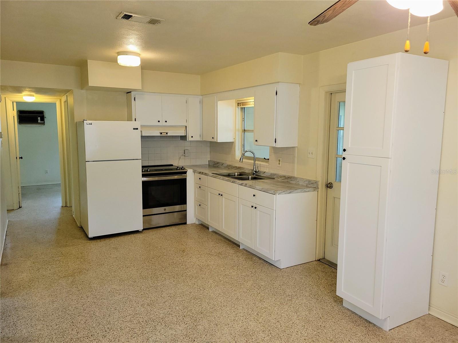 Image 5 of 21 For 755 42nd Avenue N