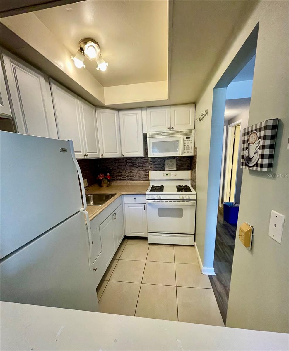 Image 6 of 14 For 1921 58th Avenue N 11