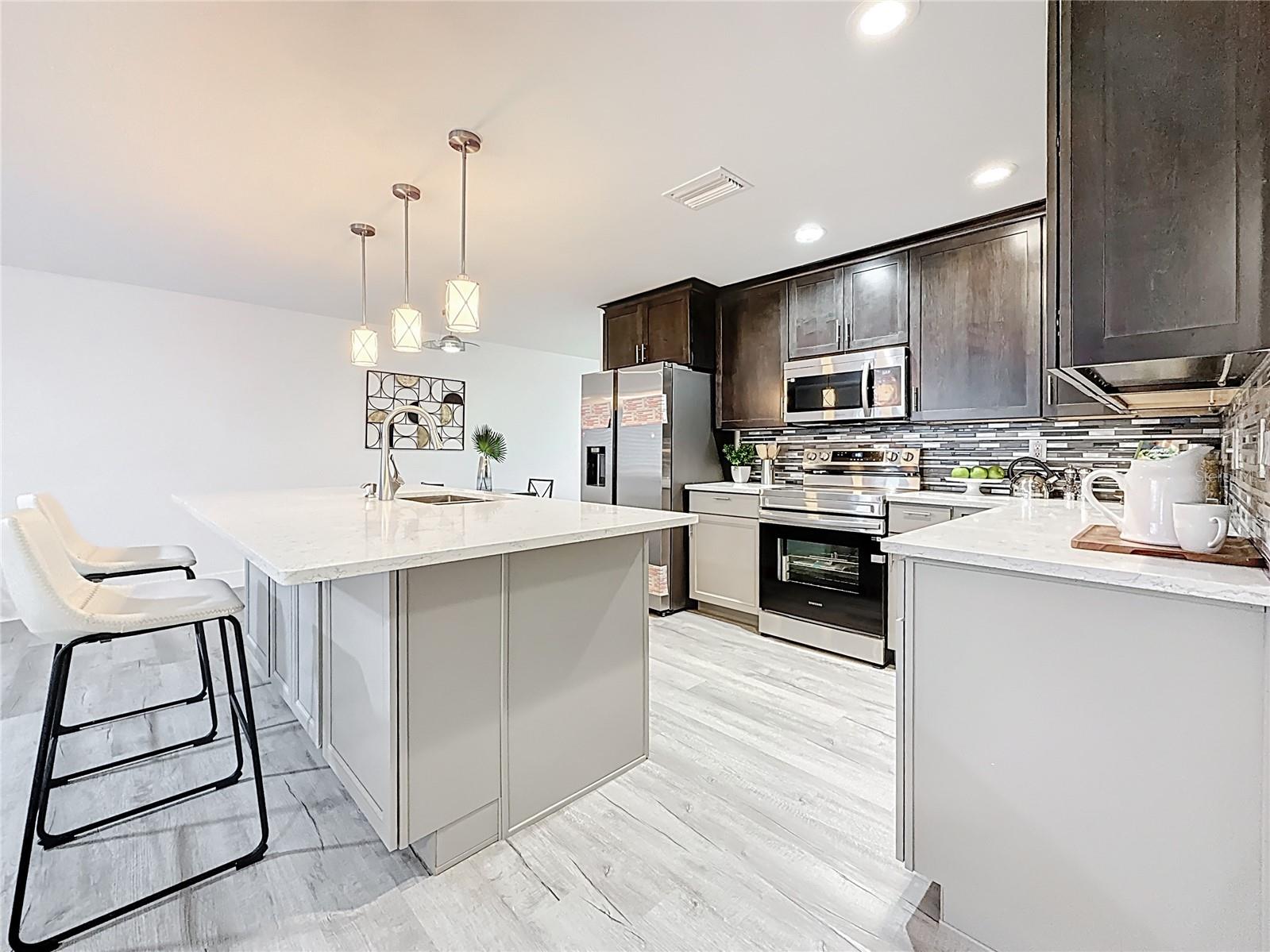 Image 13 of 65 For 7125 Shore Drive S
