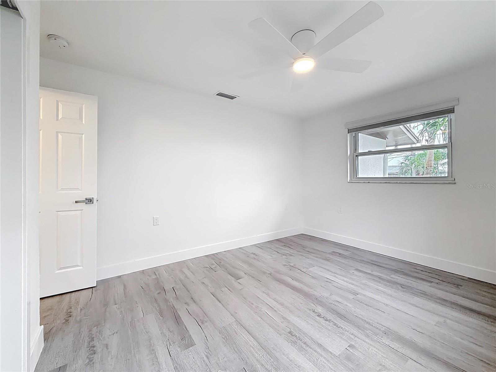 Image 29 of 65 For 7125 Shore Drive S