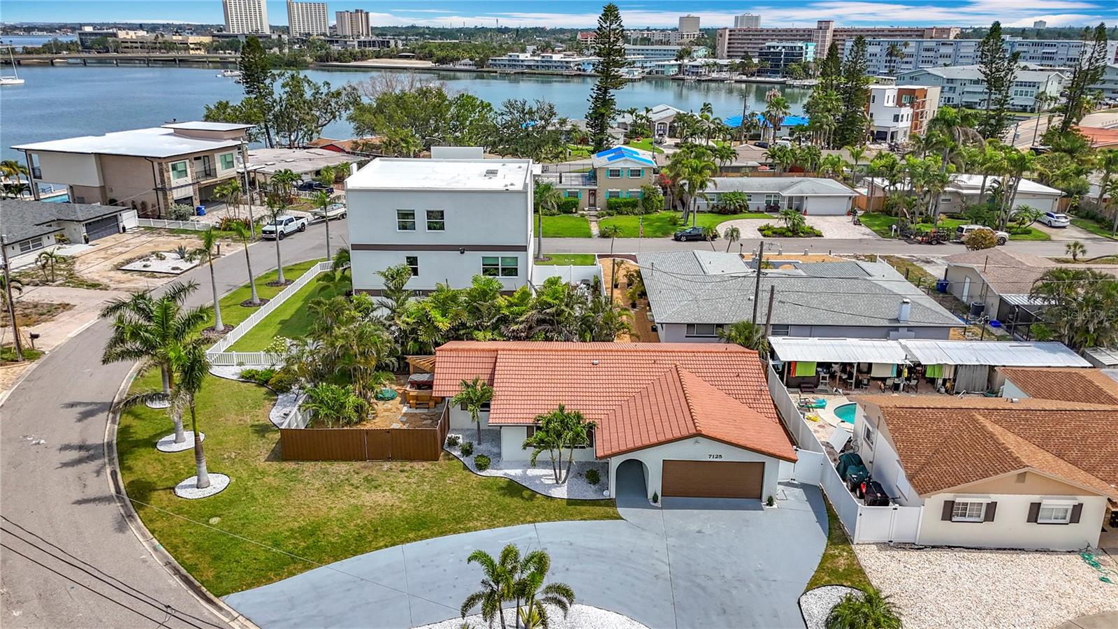 Image 3 of 65 For 7125 Shore Drive S