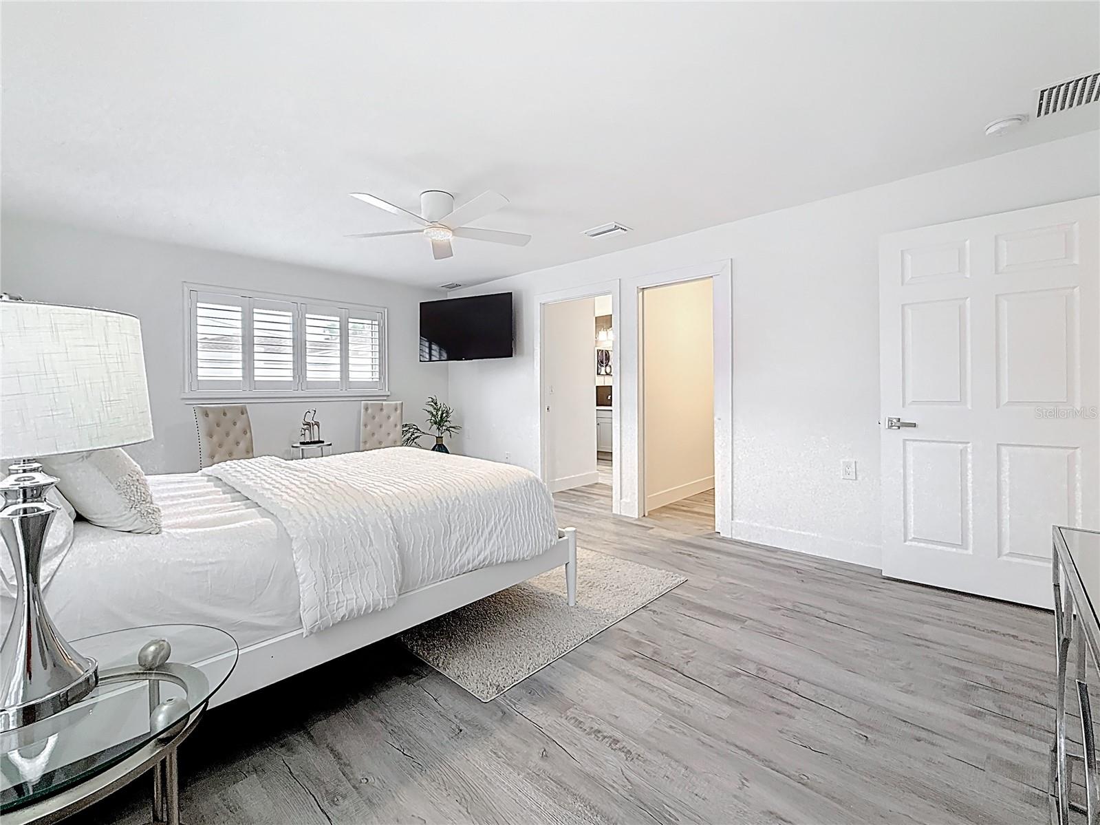 Image 34 of 65 For 7125 Shore Drive S