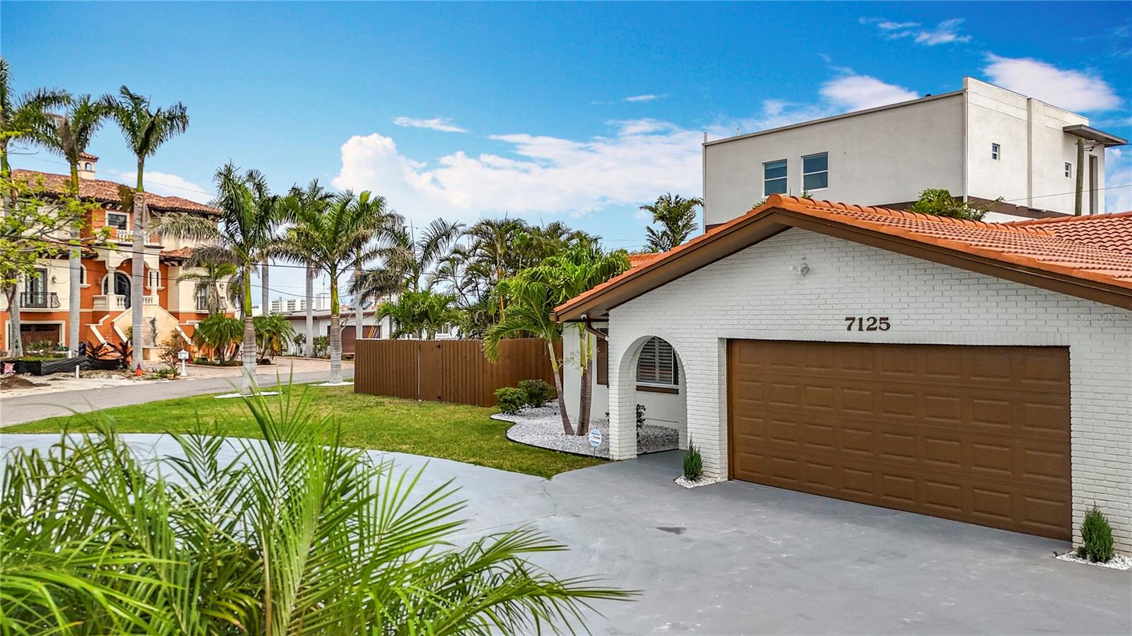 Image 7 of 65 For 7125 Shore Drive S