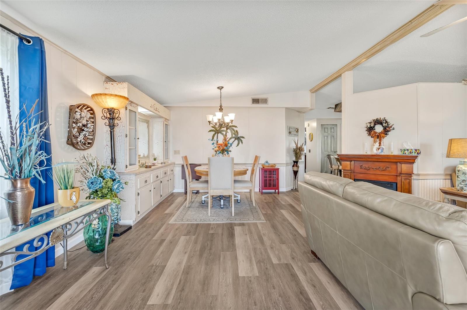 Image 14 of 82 For 865 Iglesia Drive
