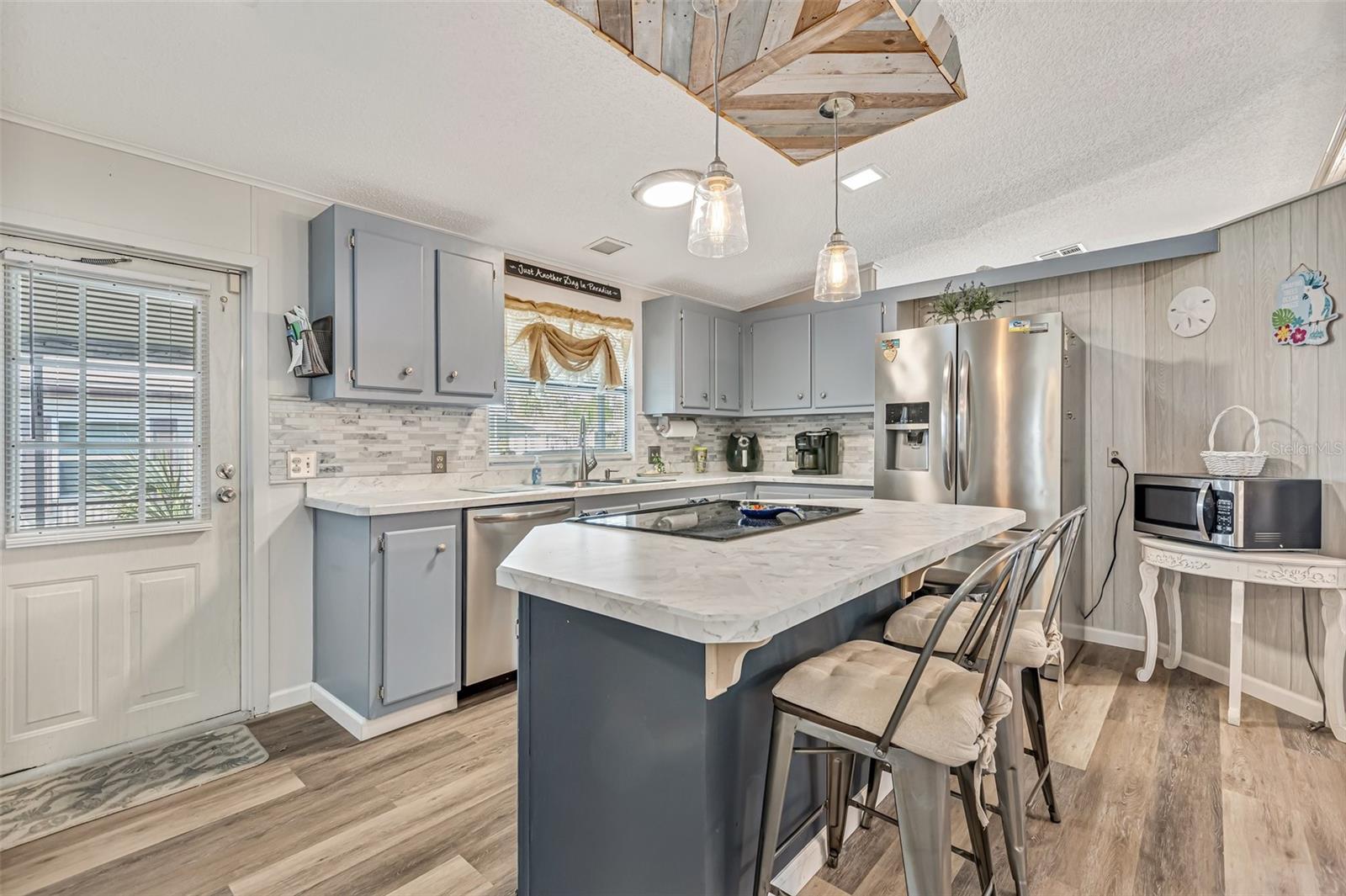Image 6 of 82 For 865 Iglesia Drive