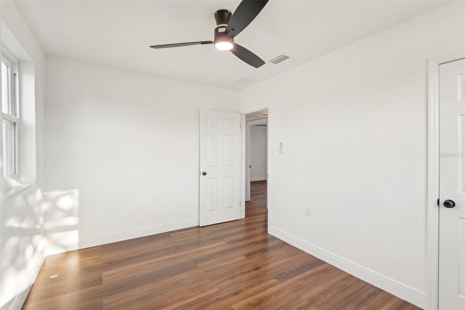 Image 16 of 25 For 410 Virginia Avenue