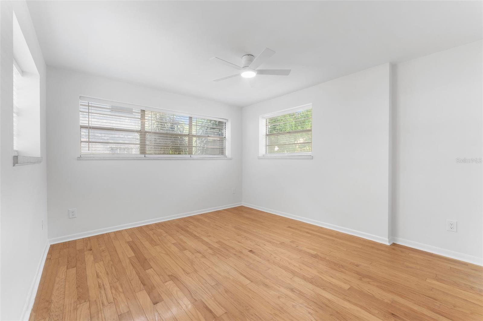 Image 11 of 32 For 125 8th Avenue Ne A
