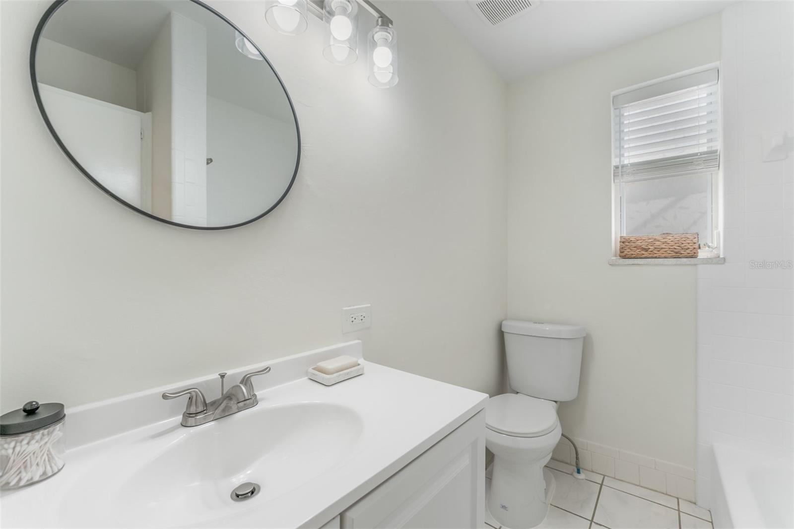Image 13 of 32 For 125 8th Avenue Ne A