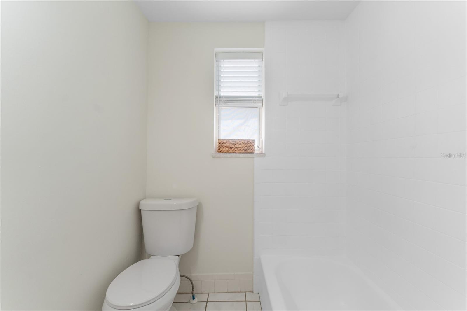 Image 14 of 32 For 125 8th Avenue Ne A