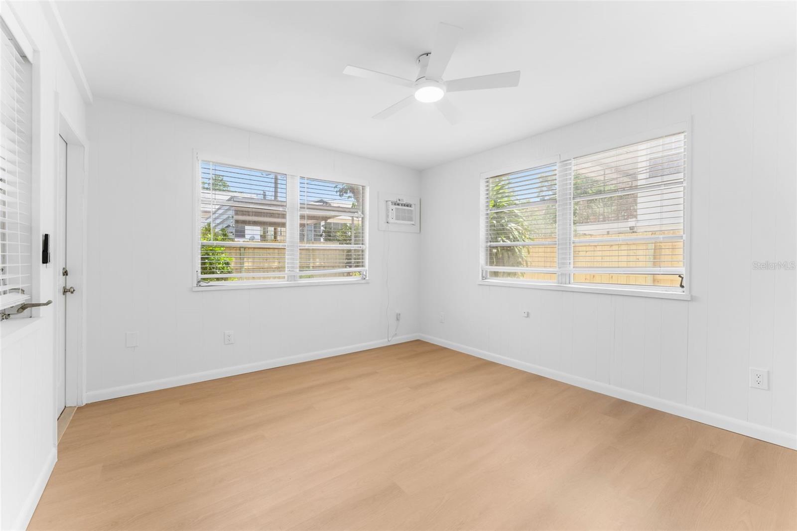 Image 17 of 32 For 125 8th Avenue Ne A