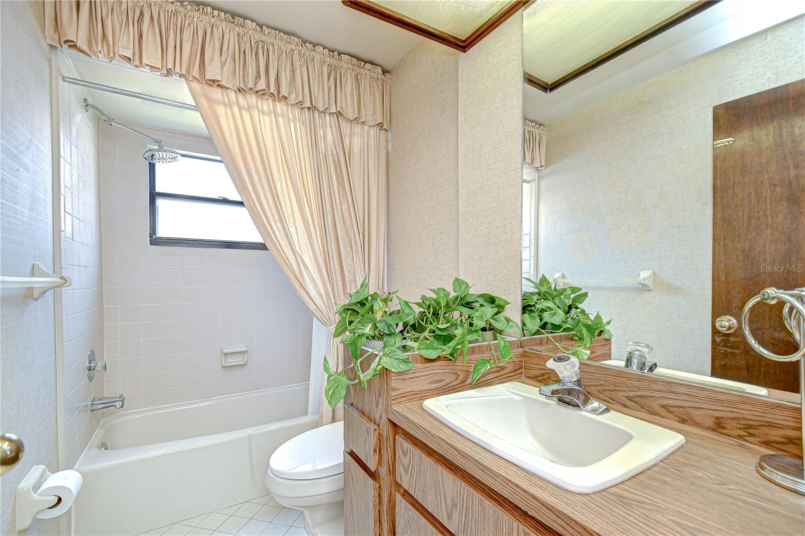 Image 20 of 45 For 13903 Wolcott Drive