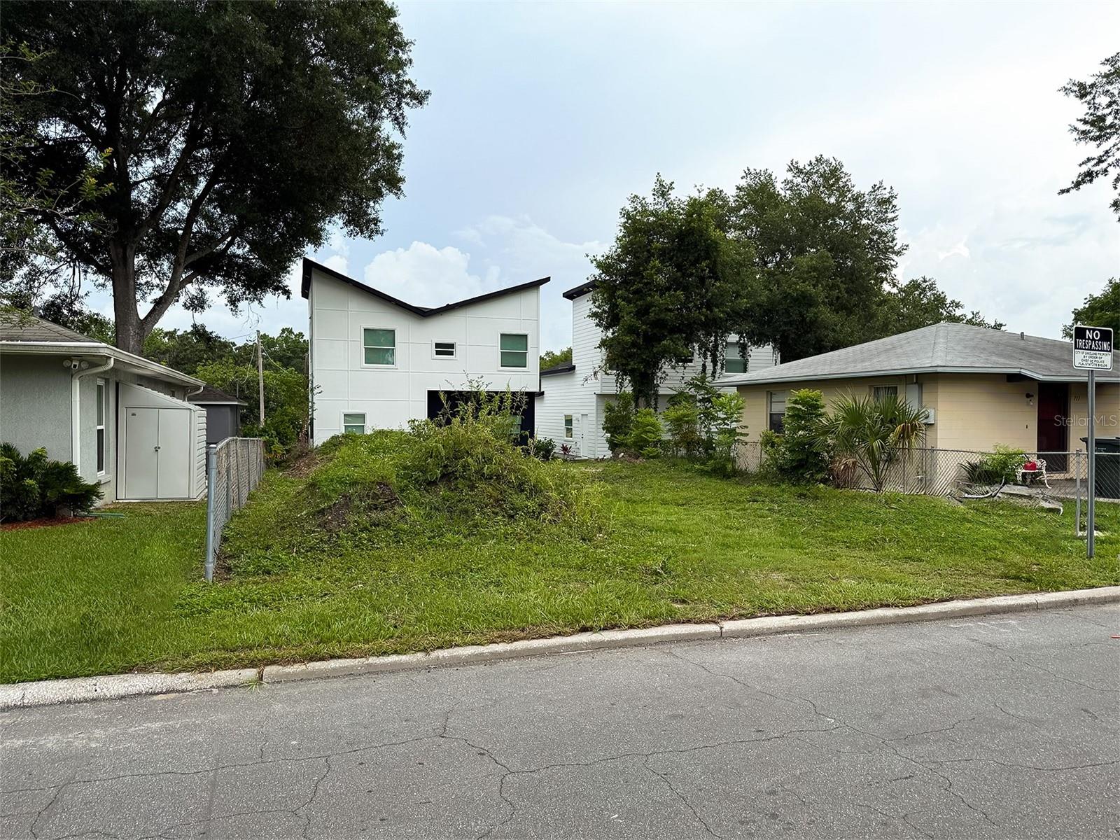 Image 3 of 6 For 717 13th Street