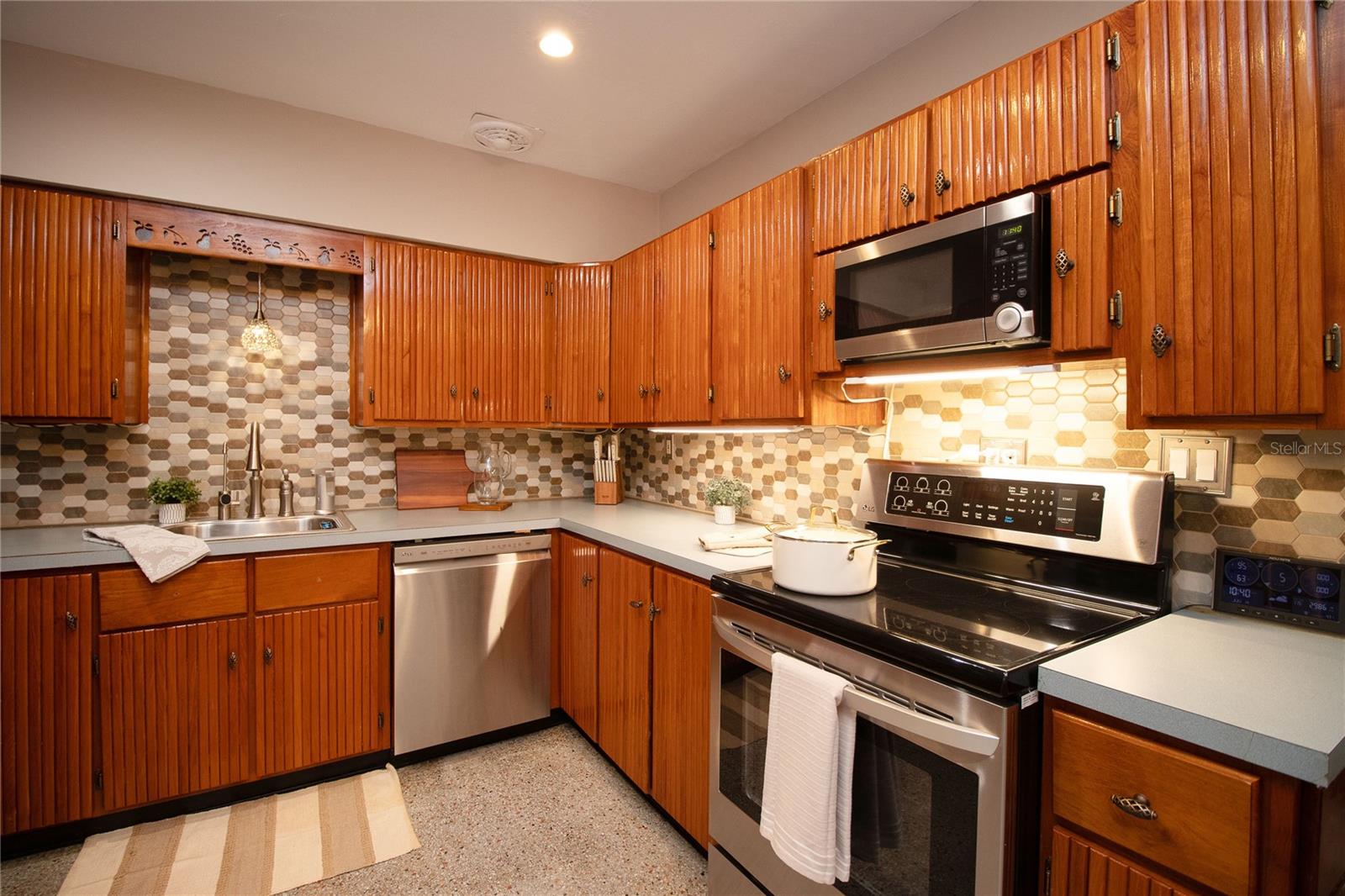 Image 11 of 27 For 7401 13th Avenue N