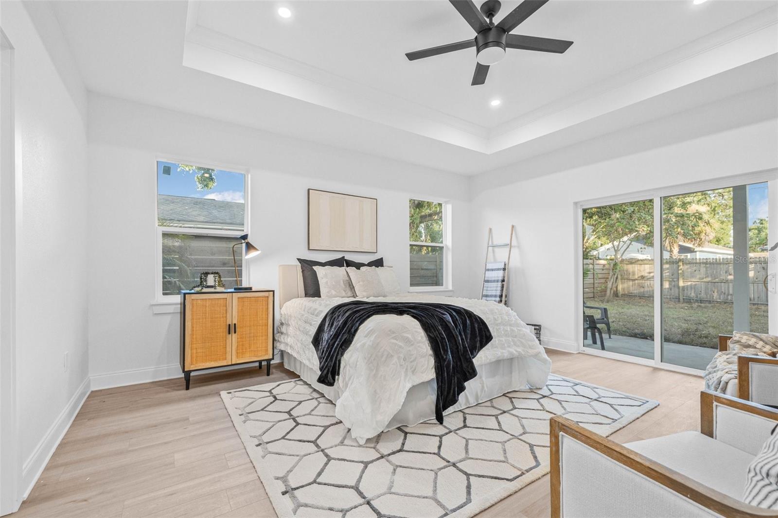 Image 17 of 34 For 1052 55th Avenue N