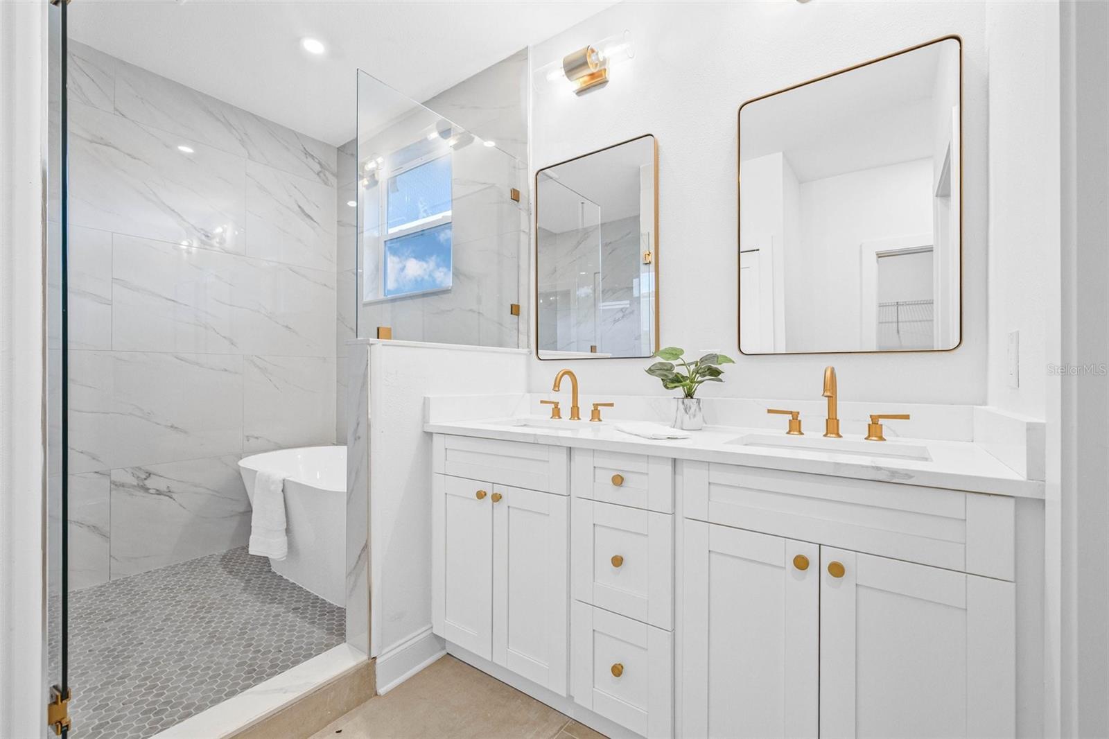 Image 20 of 34 For 1052 55th Avenue N