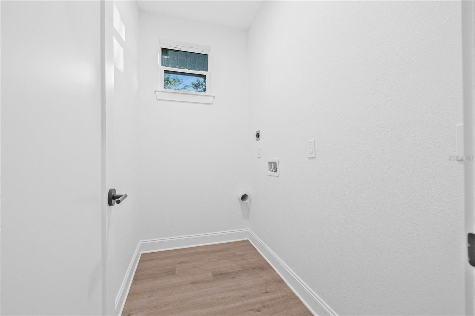 Image 25 of 34 For 1052 55th Avenue N