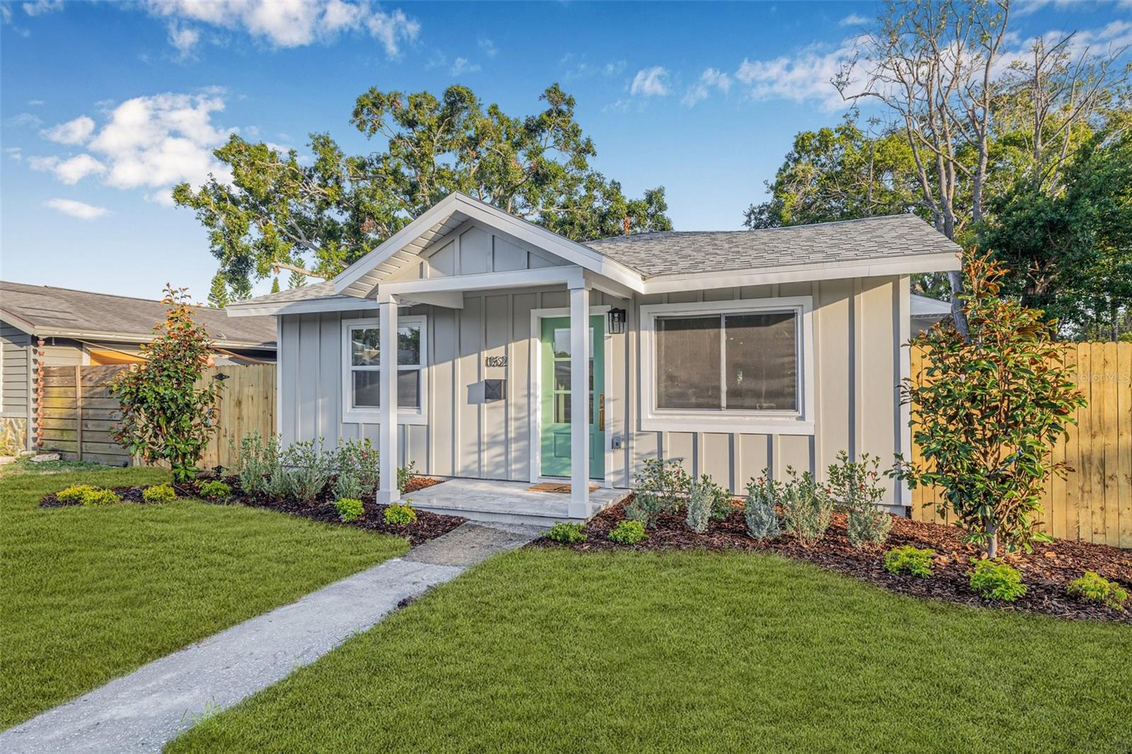 Image 3 of 34 For 1052 55th Avenue N