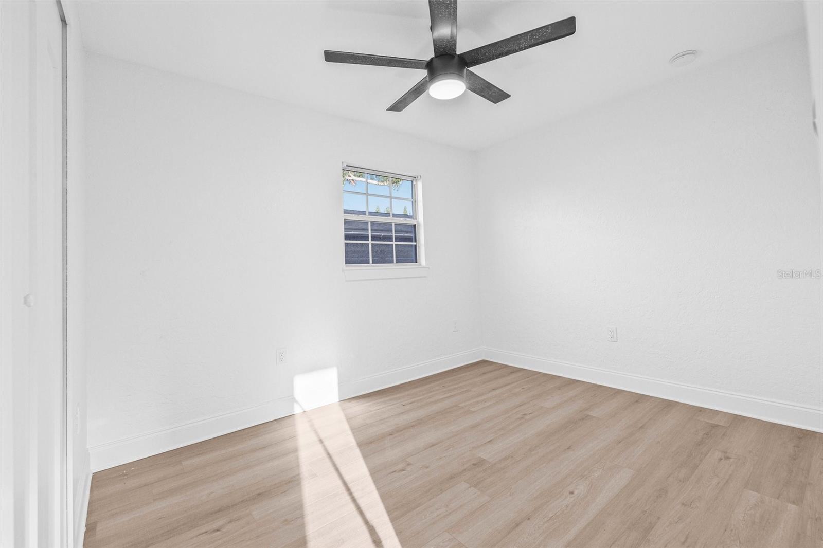 Image 30 of 34 For 1052 55th Avenue N