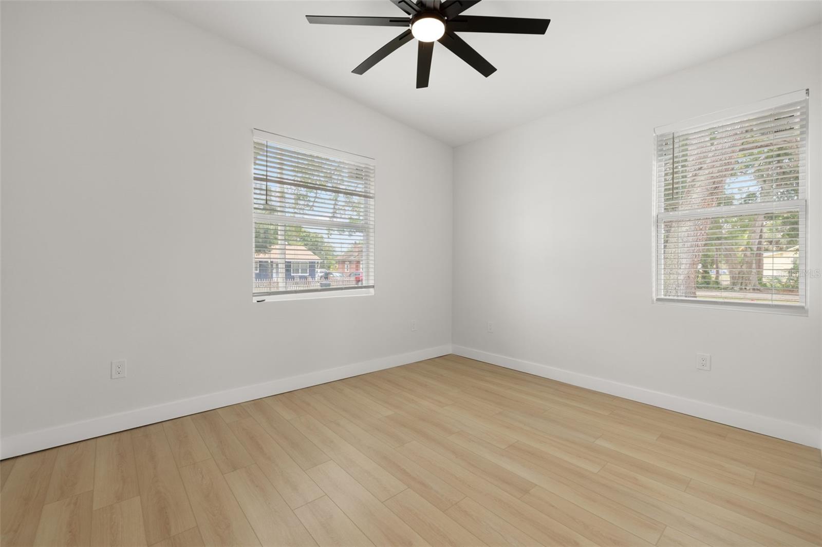 Image 14 of 19 For 1625 39th Street S