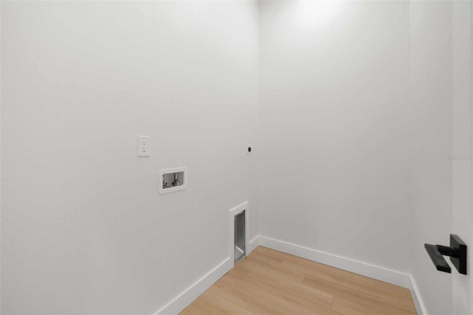 Image 17 of 19 For 1625 39th Street S