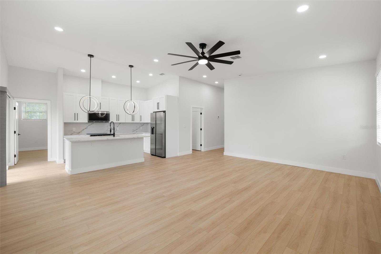 Image 2 of 19 For 1625 39th Street S