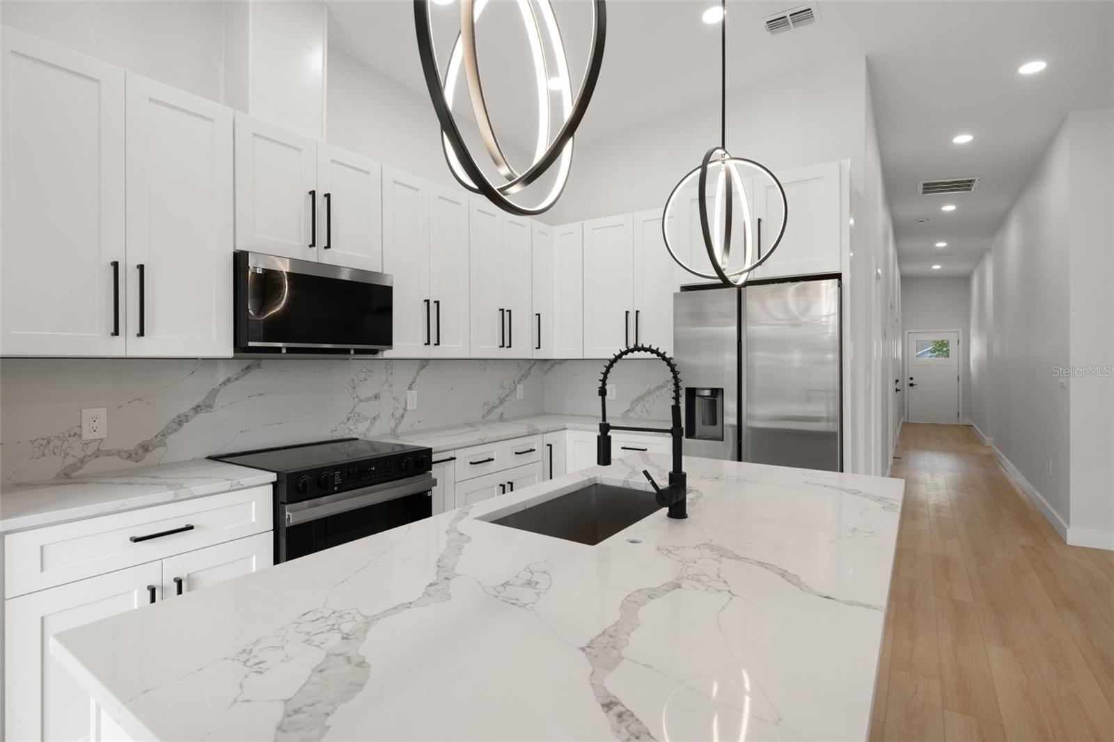 Image 7 of 19 For 1625 39th Street S