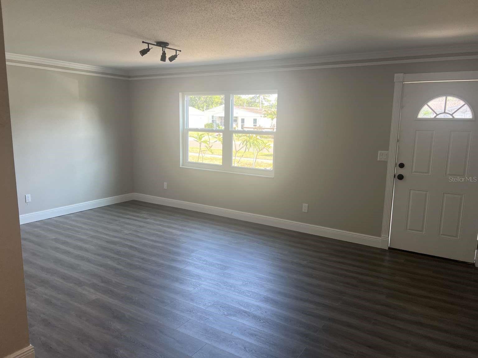 Image 4 of 17 For 639 48th Avenue N