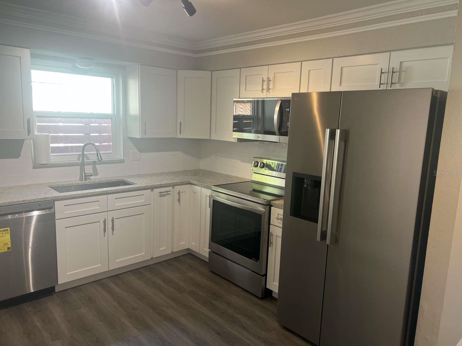 Image 5 of 17 For 639 48th Avenue N