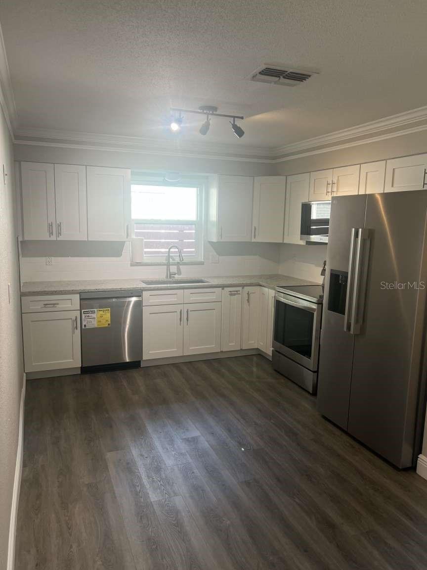 Image 6 of 17 For 639 48th Avenue N