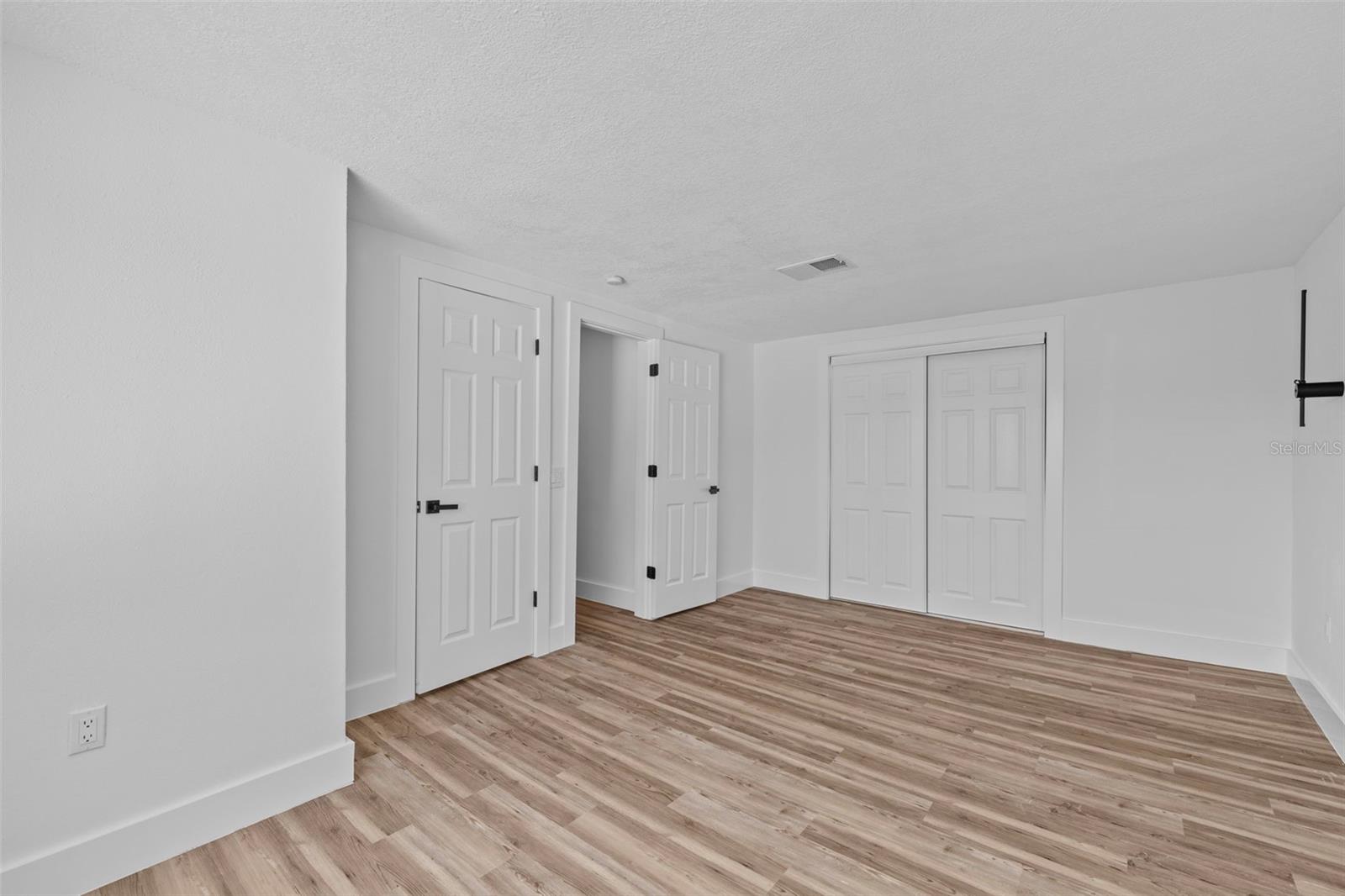 Image 19 of 34 For 7318 Bellows Falls Lane